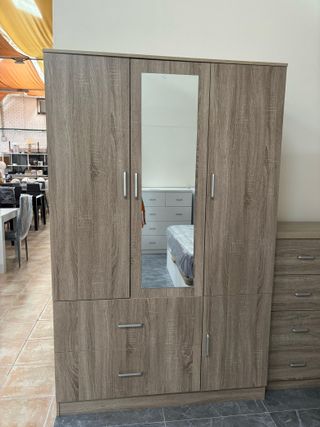 Ropero 3 puertas + cajones y espejo NUEVO