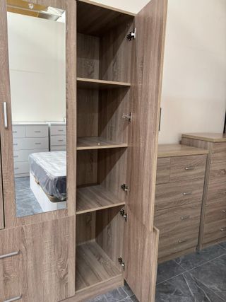 Ropero 3 puertas + cajones y espejo NUEVO