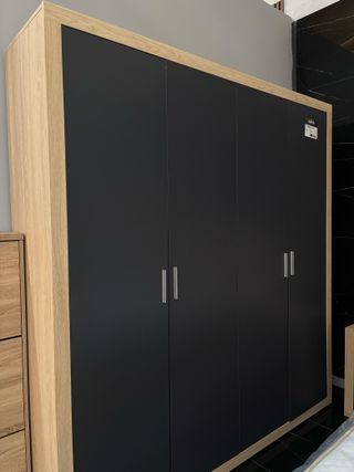 CLÒSET DE GRAN ALMACENAMIENTO 4 PUERTAS NUEVO