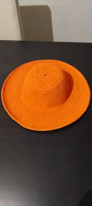 Sombrero tejido a mano beige, varios colores.