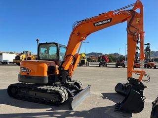 MINI EXCAVADORA DE CADENAS DOOSAN DX85 R.