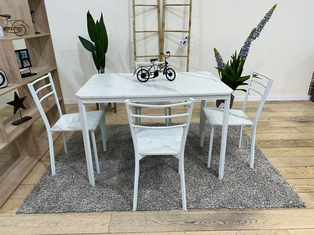 PROMOCION DE MESA CON 4 SILLAS 110CM