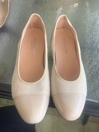 Zapatos beige mujer