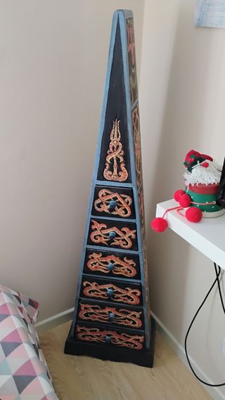 Armario pirámide 7 cajones