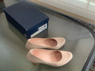 Zapato piel salon clasico beige