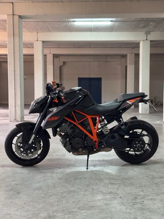 KTM 1290 Superduke R - Moto Impecable
