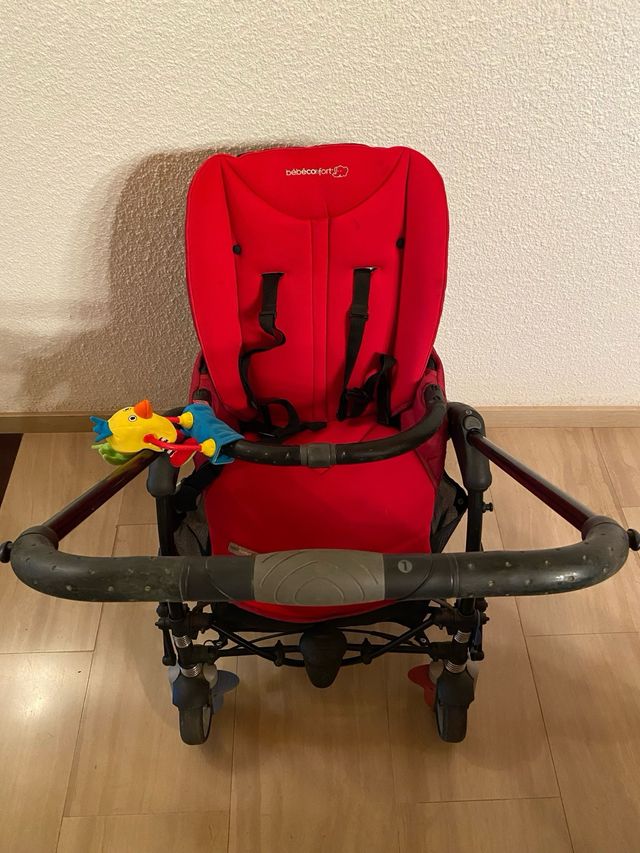 Cochecito Bebé confort rojo