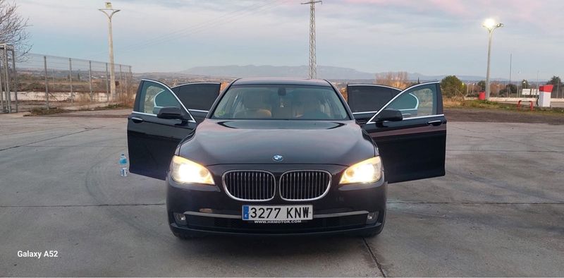 BMW Serie 7 2010 - foto 1
