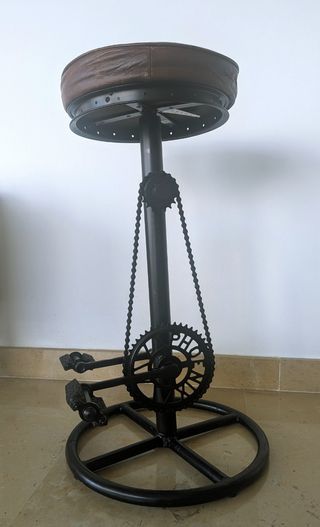Taburetes de barra con pedales
