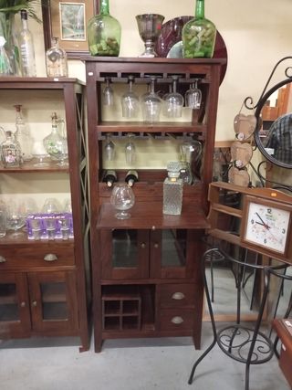 Mueble bar de madera