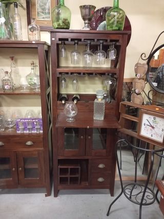 Mueble bar de madera