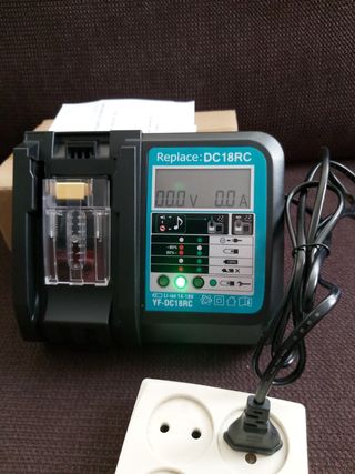 Cargador digital baterías Makita