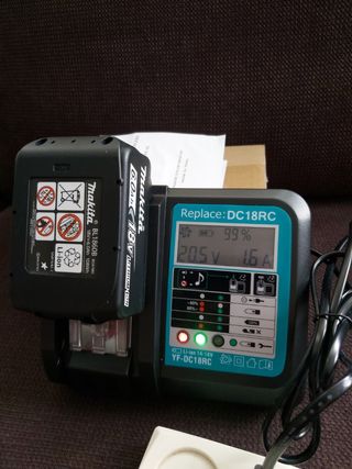 Cargador digital baterías Makita