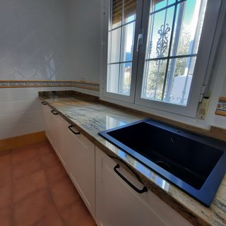 Encimeras Mármol Granito Cuarzo y Porcelánico