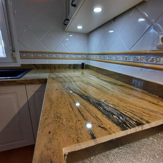 Encimeras Mármol Granito Cuarzo y Porcelánico