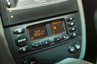 Porsche 911 996 TARGA MANUAL 2002