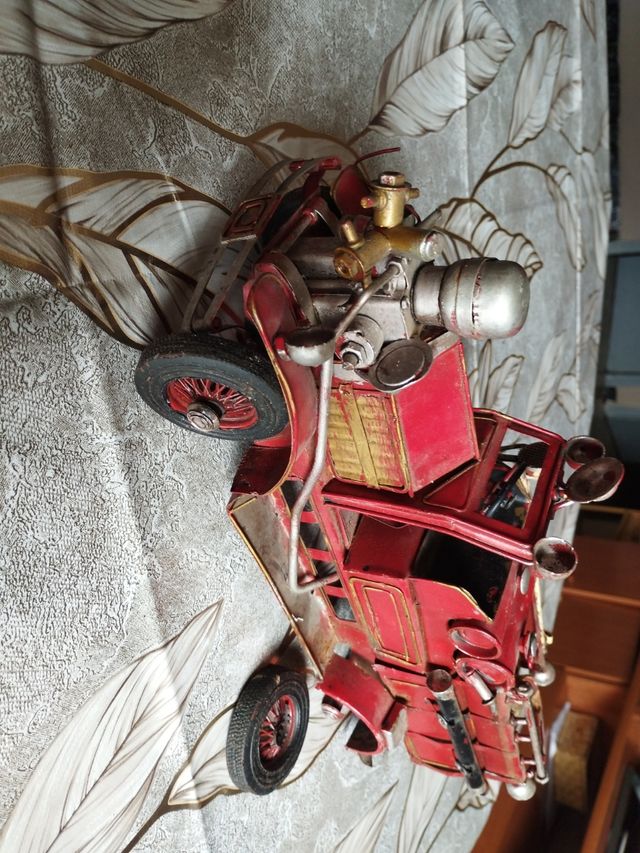 Camión de bomberos de chapa