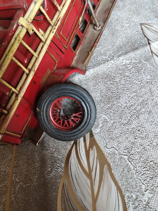 Camión de bomberos de chapa