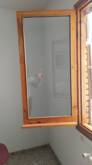 VENTANAS DE MADERA CON PERSIANA MALLORQUINA