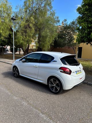Peugeot 208 GTI 2016