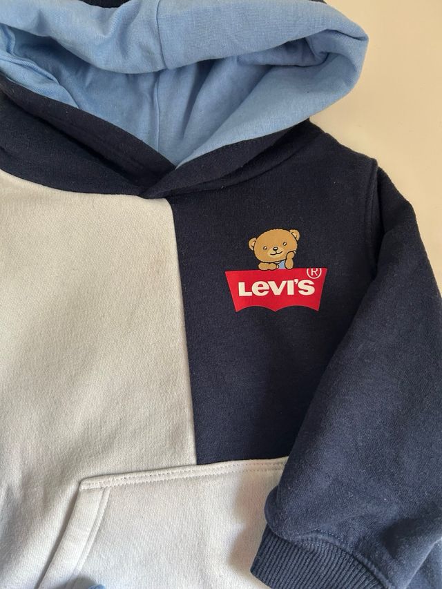 Chandal Levis bebe