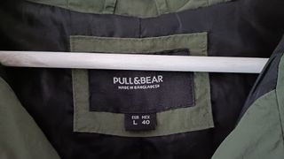 CHAQUETA CHUBASQUERO PARCA VERDE MILITAR