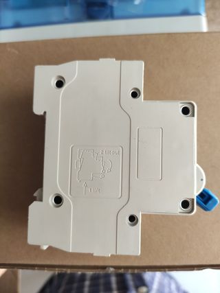 2 Interruptores DZ47-63 63A