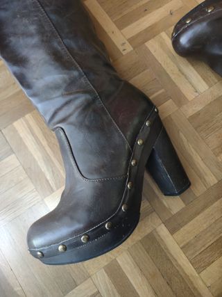 Botas altas marrones