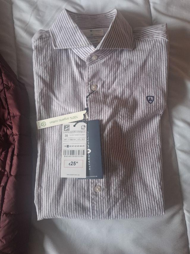 Chaleco y camisa Álvaro Moreno
