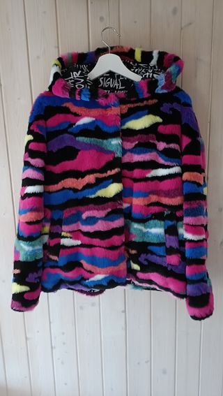 Abrigo Desigual estilo Bad Gyal