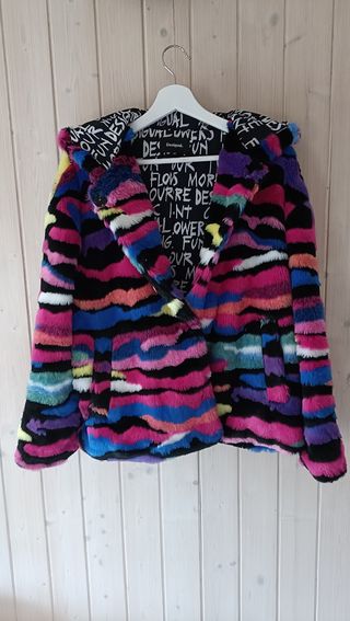 Abrigo Desigual estilo Bad Gyal