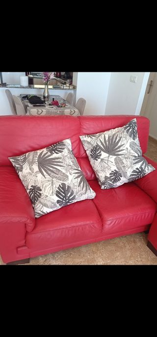 Juego de sillones de piel rojos  de 3 + 2 plazas