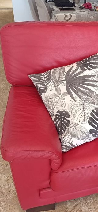 Juego de sillones de piel rojos  de 3 + 2 plazas
