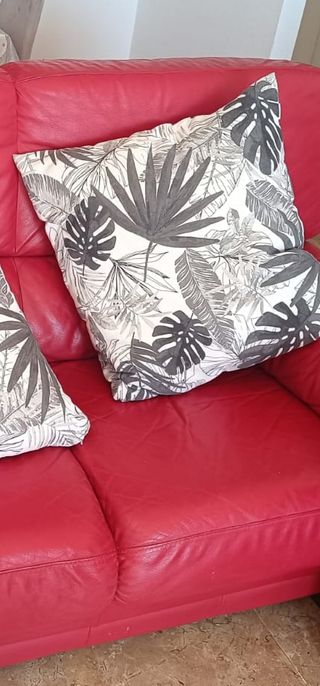 Juego de sillones de piel rojos  de 3 + 2 plazas