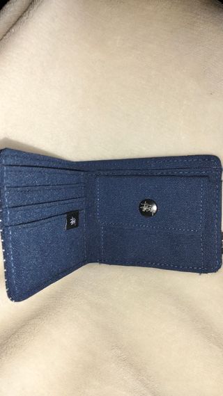 Cartera Stussy azul y blanca