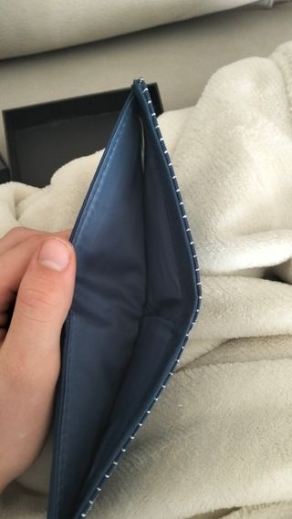 Cartera Stussy azul y blanca