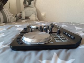 Mesa de mezclas Hercules Universal DJ