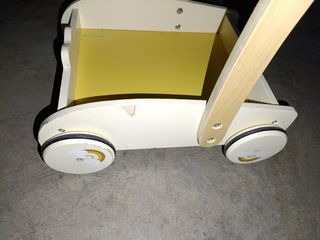 Correpasillos madera infantil