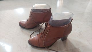 Botín camel de tacón pikolinos