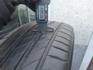 215 60 R17 96V Michelin - 1 neumático +75%