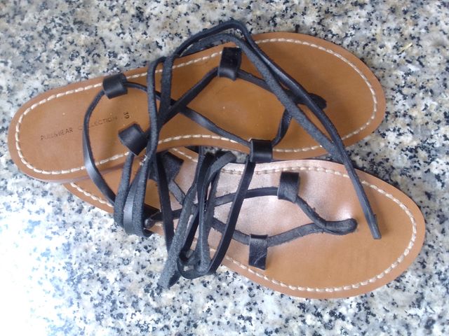 Sandalias romanas negras Pull&Bear 42