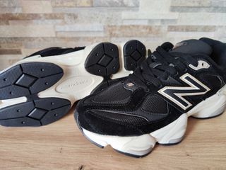 New Balance 9060. Articolo con scatolo.