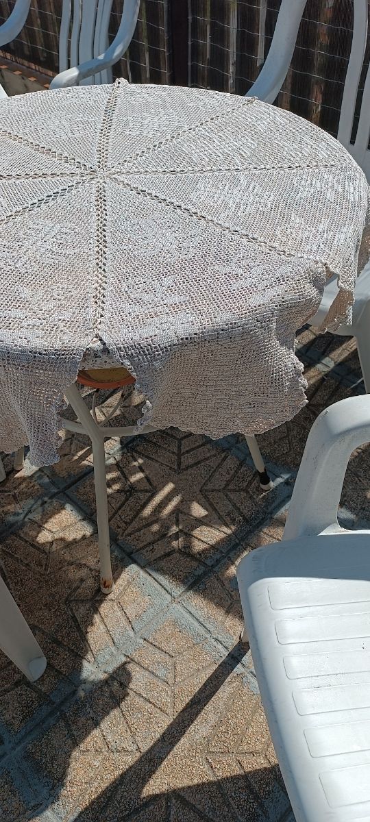 Mantel crochet beige hecho a mano