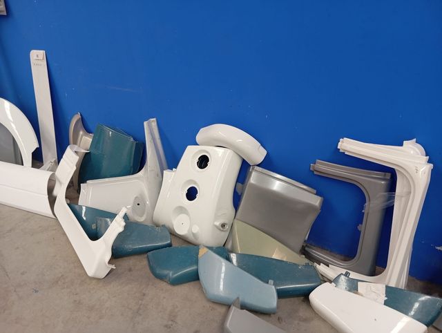 Vendo paragolpes y piezas de autocaravanas