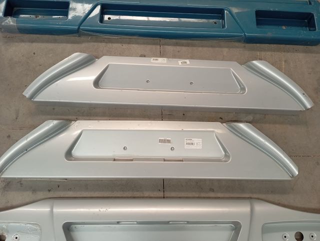 Vendo paragolpes y piezas de autocaravanas