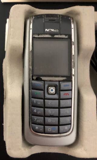 Cellulare Nokia 6020 con scatola e caricabatterie