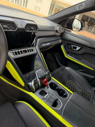 Lamborghini Urus 2025