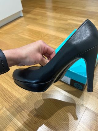Zapato tacón de piel