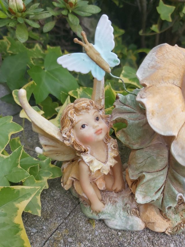 Fata Giardino con Pluviometro