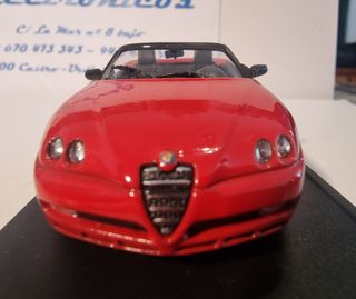 Alfa Romeo Spider 2003 escala 1:43